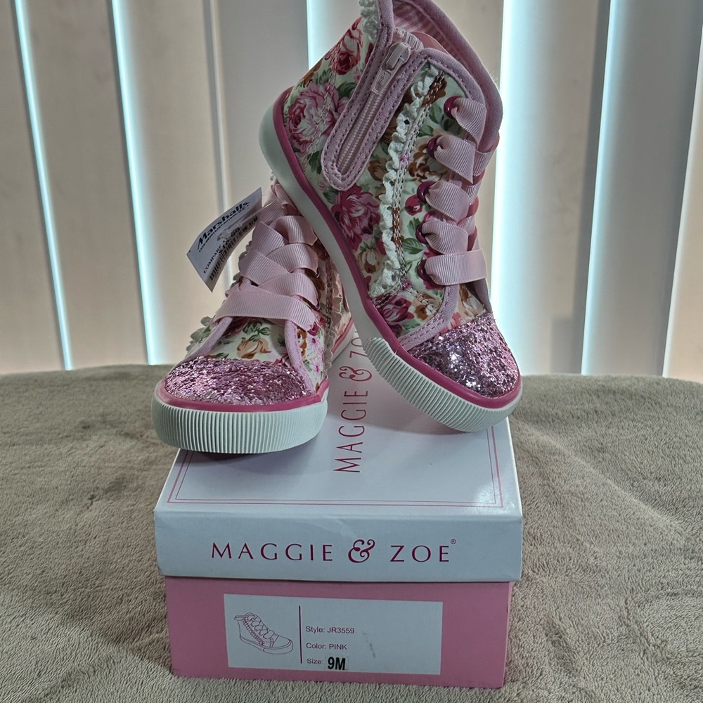 Toddler side zip high tops